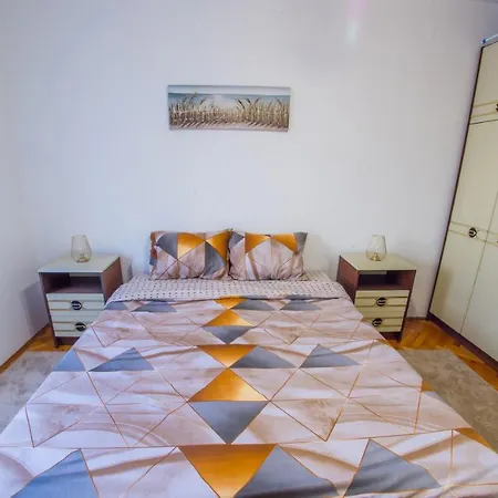 Fidena Apartment
